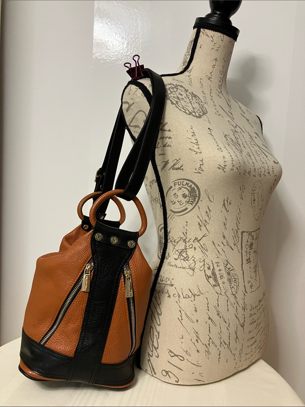 Valentina Convertible Leather Bucket Bag Cognac/Black - Picture 5 of 13